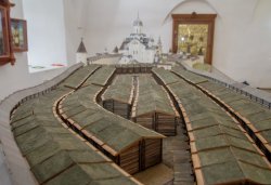 Большой макет Псковского кремля, кромские клети, фото 2013 года