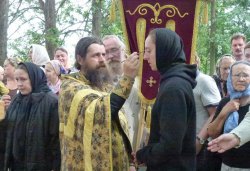Крестный ход с иконой Спаса Елеазаровского на Талабские острова 12 июля 2012 года