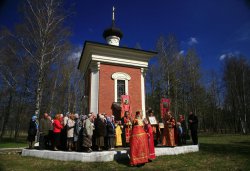 Крестный ход вокруг Пскова 26 апреля 2012 года. Фоторепортаж Андрея Кокшарова