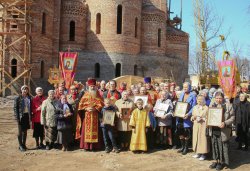 Крестный ход вокруг Пскова 26 апреля 2012 года. Фоторепортаж Андрея Кокшарова