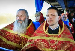 Крестный ход вокруг Пскова 26 апреля 2012 года. Фоторепортаж Андрея Кокшарова