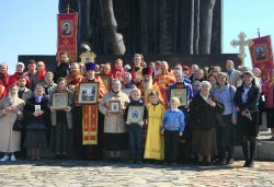 Крестный ход вокруг Пскова 26 апреля 2012 года. Фоторепортаж Андрея Кокшарова
