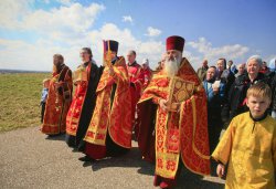 Крестный ход вокруг Пскова 26 апреля 2012 года. Фоторепортаж Андрея Кокшарова