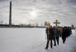Крестный ход вокруг Пскова 13 февраля 2012 года. Фоторепортаж Андрея Кокшарова