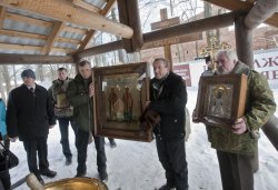 Крестный ход вокруг Пскова 13 февраля 2012 года. Фоторепортаж Андрея Кокшарова