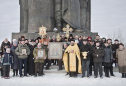 Крестный ход вокруг Пскова 13 февраля 2012 года. Фоторепортаж Андрея Кокшарова