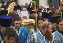 Встреча частицы Покрова Пресвятой Богородицы в Псковском Кремле 24 февраля 2012 года. Фоторепортаж Андрея Кокшарова