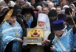 Встреча частицы Покрова Пресвятой Богородицы в Псковском Кремле 24 февраля 2012 года. Фоторепортаж Андрея Кокшарова