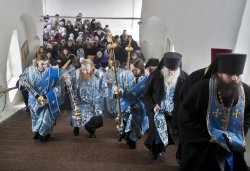 Встреча частицы Покрова Пресвятой Богородицы в Псковском Кремле 24 февраля 2012 года. Фоторепортаж Андрея Кокшарова