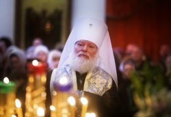Встреча частицы Покрова Пресвятой Богородицы в Псковском Кремле 24 февраля 2012 года. Фоторепортаж Андрея Кокшарова