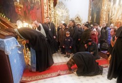 Встреча частицы Покрова Пресвятой Богородицы в Псковском Кремле 24 февраля 2012 года. Фоторепортаж Андрея Кокшарова
