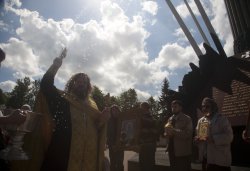 Крестный ход вокруг Пскова 13 июня 2012 года. Фоторепортаж Андрея Кокшарова