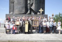Крестный ход вокруг Пскова 13 июня 2012 года. Фоторепортаж Андрея Кокшарова