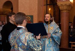 Принесение ковчега с Поясом Пресвятой Богородицы в Россию 21 октября 2011 года