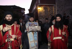 Принесение ковчега с Поясом Пресвятой Богородицы в Россию 21 октября 2011 года