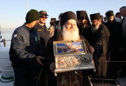 Принесение ковчега с Поясом Пресвятой Богородицы в Россию 21 октября 2011 года