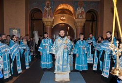 Принесение ковчега с Поясом Пресвятой Богородицы в Россию 21 октября 2011 года