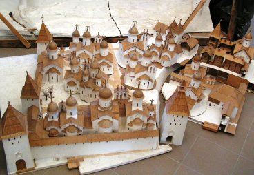 Рис. 5. Части макета Довмонтова города Н. А. Тимофеева. 2009 год. Фото из архива А. Г. Дерягина.