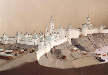 Рис. 7. Макет Псковского кремля Уральской архитектурно-художественной академии. 2003 год. Фото из архива Е. П. Матвеева.