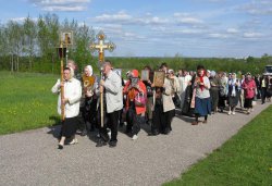 Крестный ход вокруг Пскова 15 мая 2012 года
